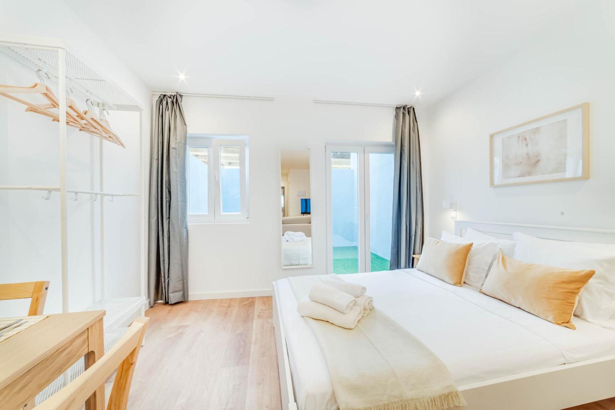 Blue Charm - Campolide Apartments Lisbon Luaran gambar